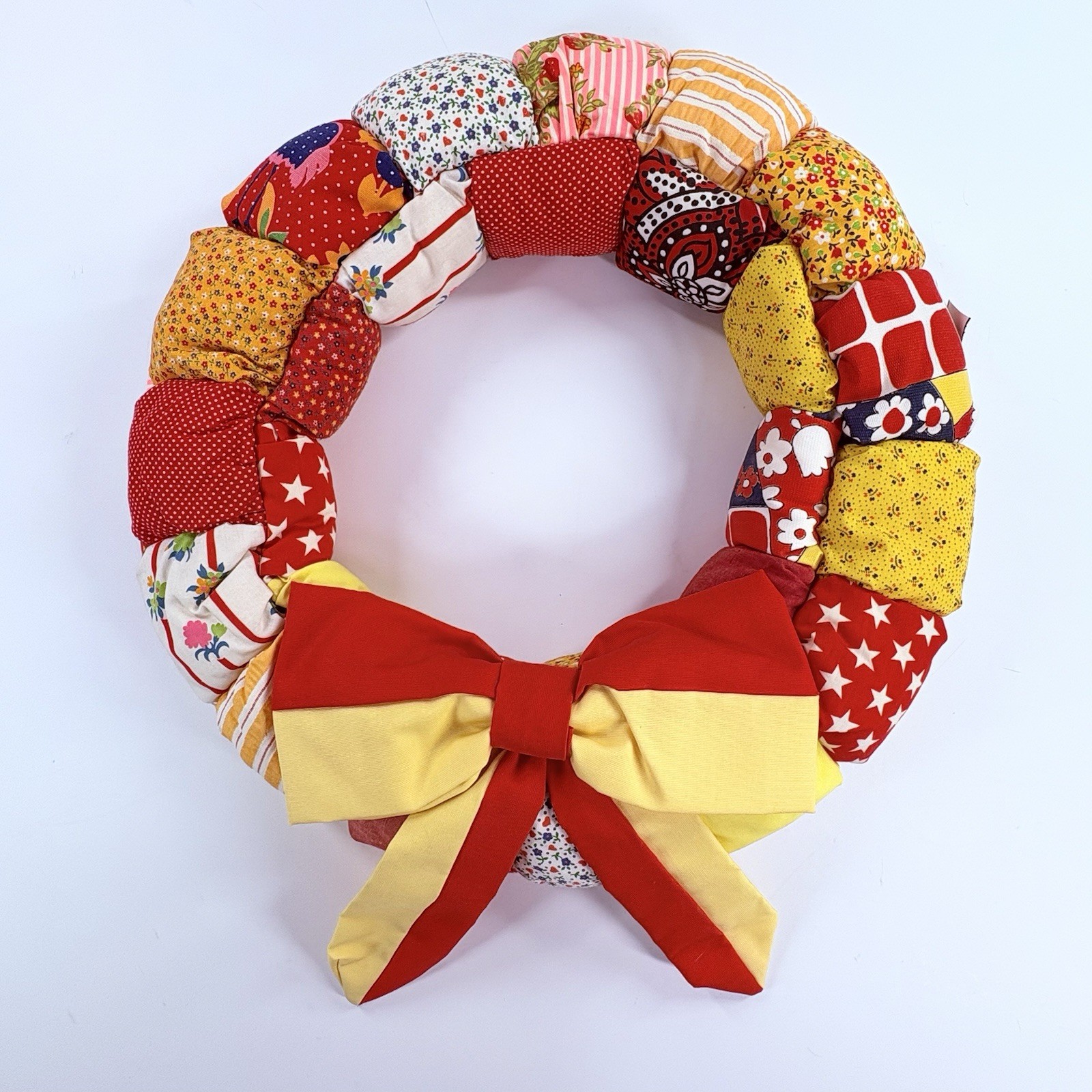 Vtg 1970\'s Wreath Puffy Quilted Stuffed Fabric Funky Groovy Handmade Retro Red