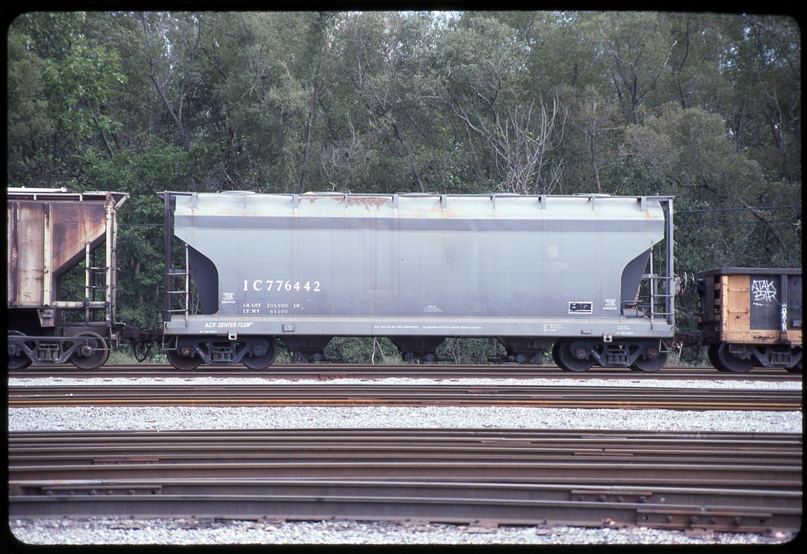 IC 776442 ACF Covered Hopper at Paducah, KY. 10-2002 - Original Kodachrome Slide