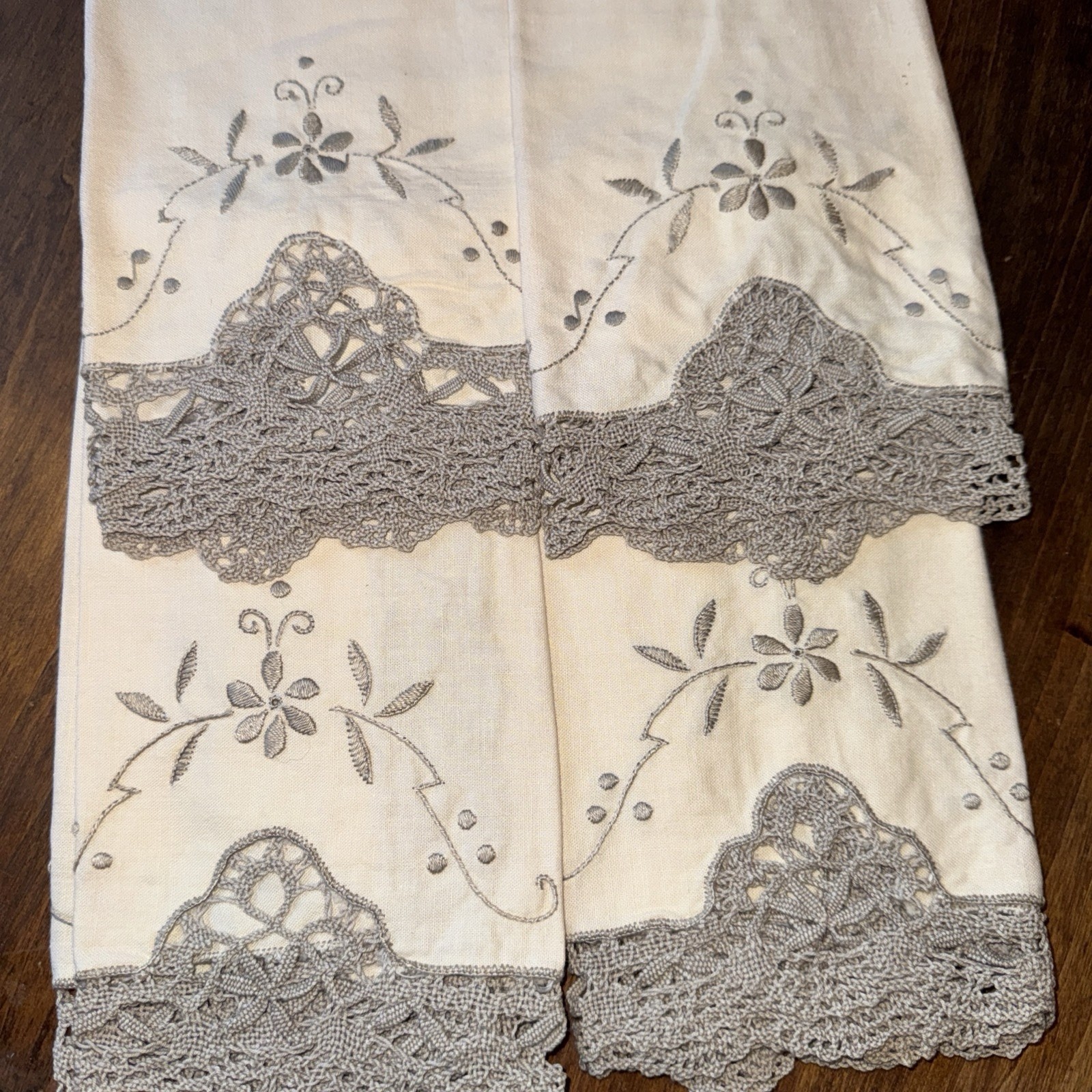 Vintage French Embroidered Lace Gray w/ 4 Napkins Elegant Classic