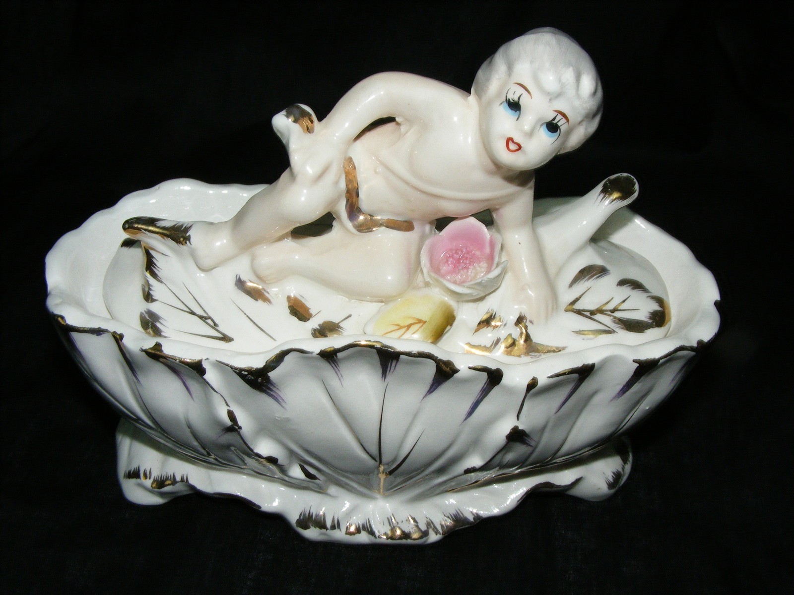 Vintage Porcelain Figurine Royal Sealy Japan Covered Candy Dish Cherub Lid Vintage Porcelain Figurine Royal Sealy Japan Covered Candy Dish Cherub Lid