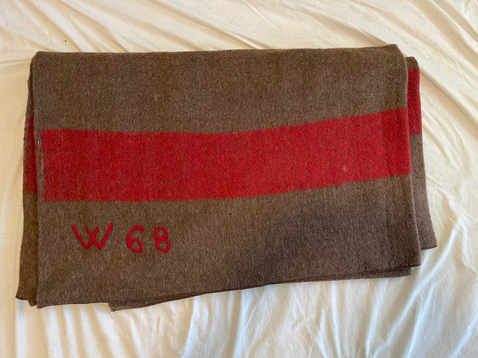 GENUINE SWISS ARMY VINTAGE 100% PURE WOOL BLANKET NEW .