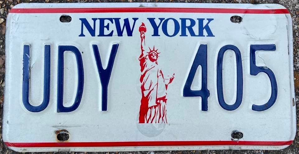1986 - 2000 New York Vintage License Plate UDY 405 Statue of Liberty 