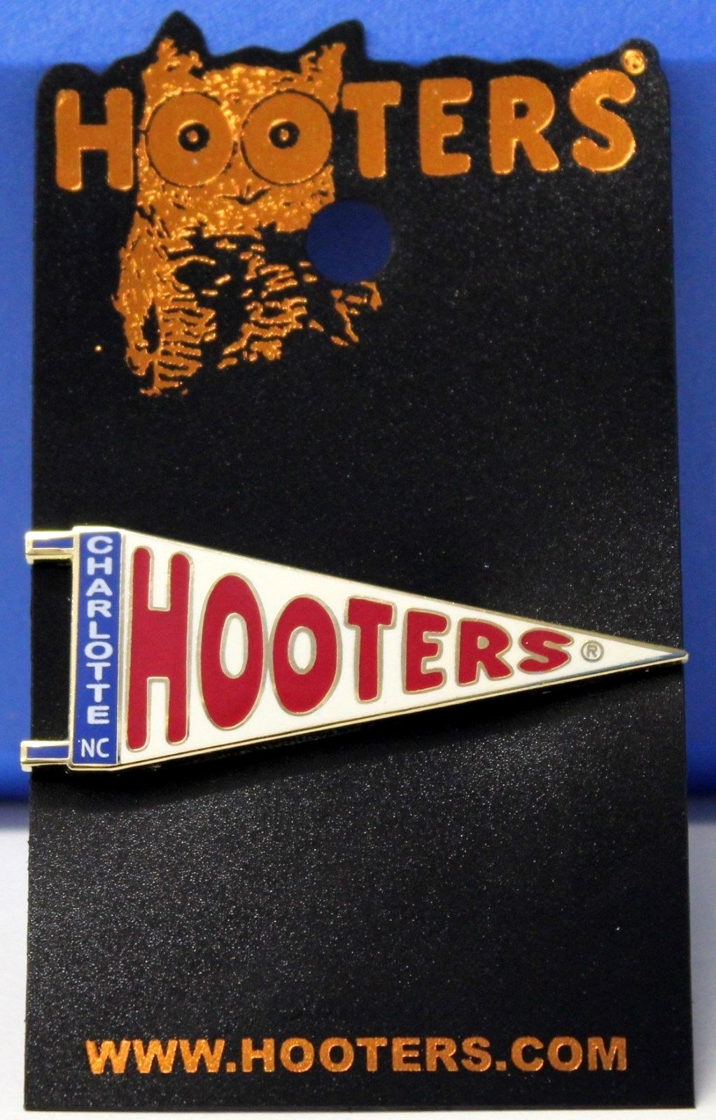 CHARLOTTE, NC NORTH CAROLINA HOOTERS RESTAURANT SPORTS GAME PENNANT LAPEL PIN