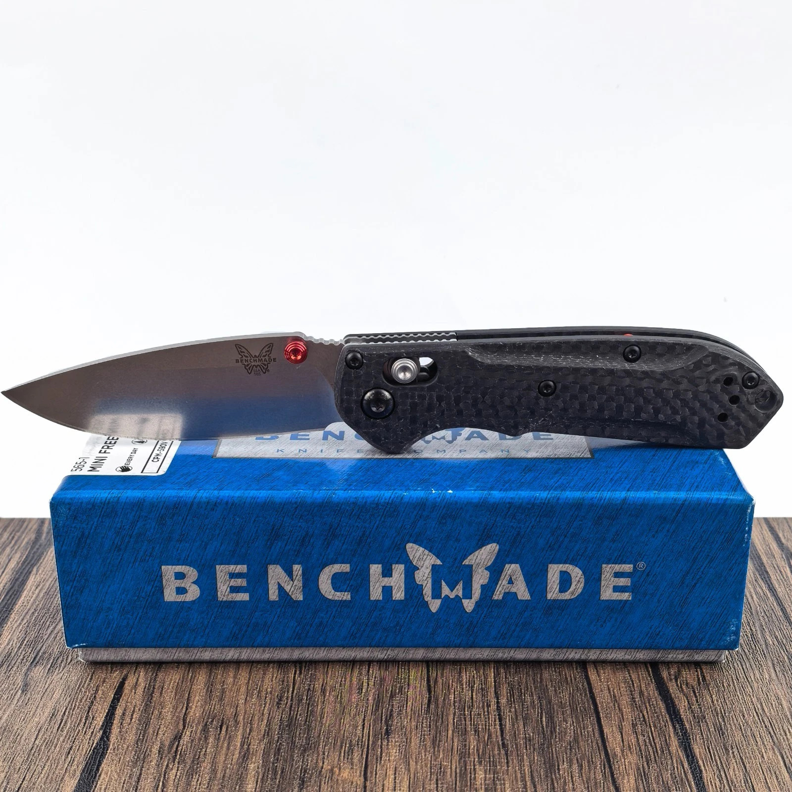 Benchmade Knives 565-1 Mini Freek Carbon Fiber Handle S90V BLADE Folding Knife-- Benchmade Knives 565-1 Mini Freek Carbon Fiber Handle S90V BLADE Folding Knife--