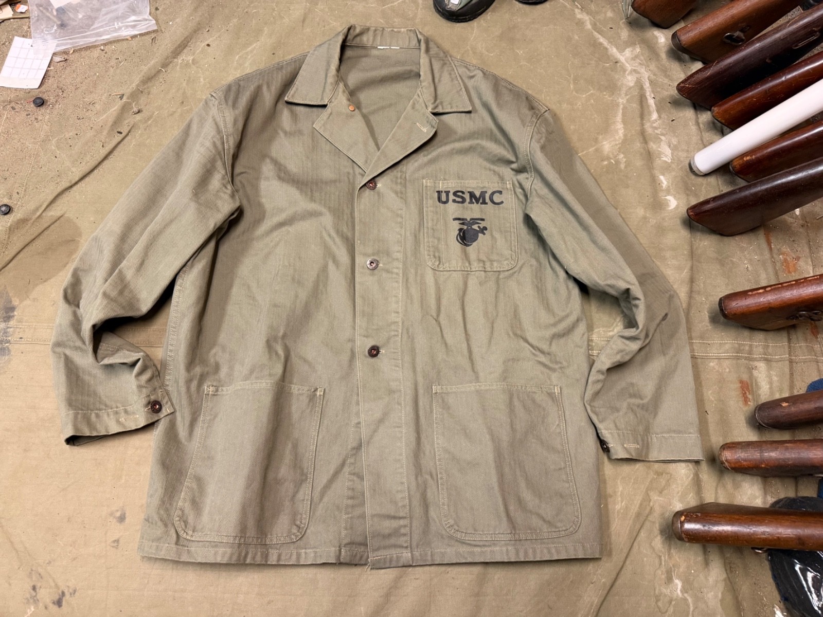 WWII US USMC MARINE P1941 P41 COMBAT FIELD HBT JACKET-LARGE, AT THE FRONT