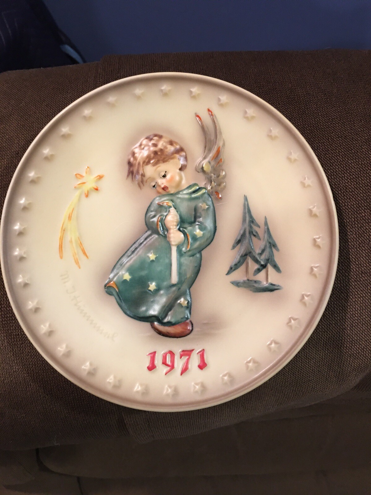 VTG M J Hummel 1971 Hand Painted Porcelain First Edition Annual Collectors Plate