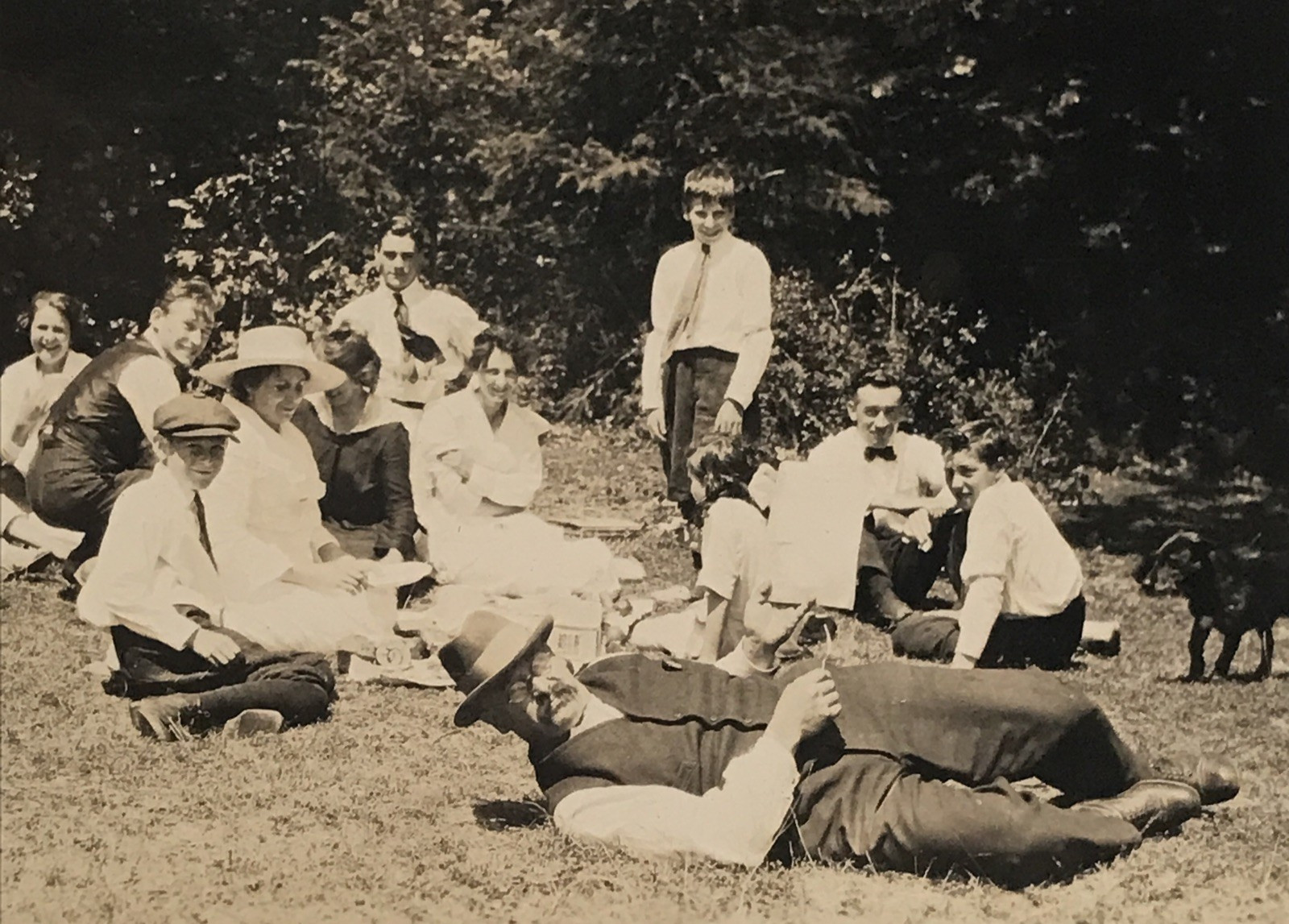 1922 Large Family w/ Dog Outdoor Picnic Snapshot Photograph ID\'d Provis