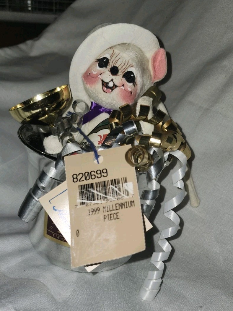 Annalee 2000 New Years Millennium Mouse (1999) Champagne Ribbon Ice Bucket TAG Annalee 2000 New Years Millennium Mouse (1999) Champagne Ribbon Ice Bucket TAG