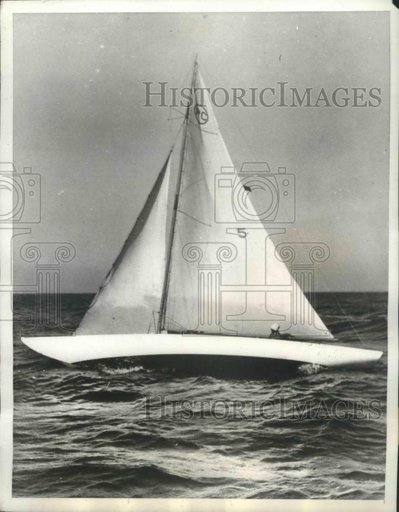 1937 Press Photo William Shephard's Naiad in Pacific Coast Championship Regatta 1937 Press Photo William Shephard's Naiad in Pacific Coast Championship Regatta