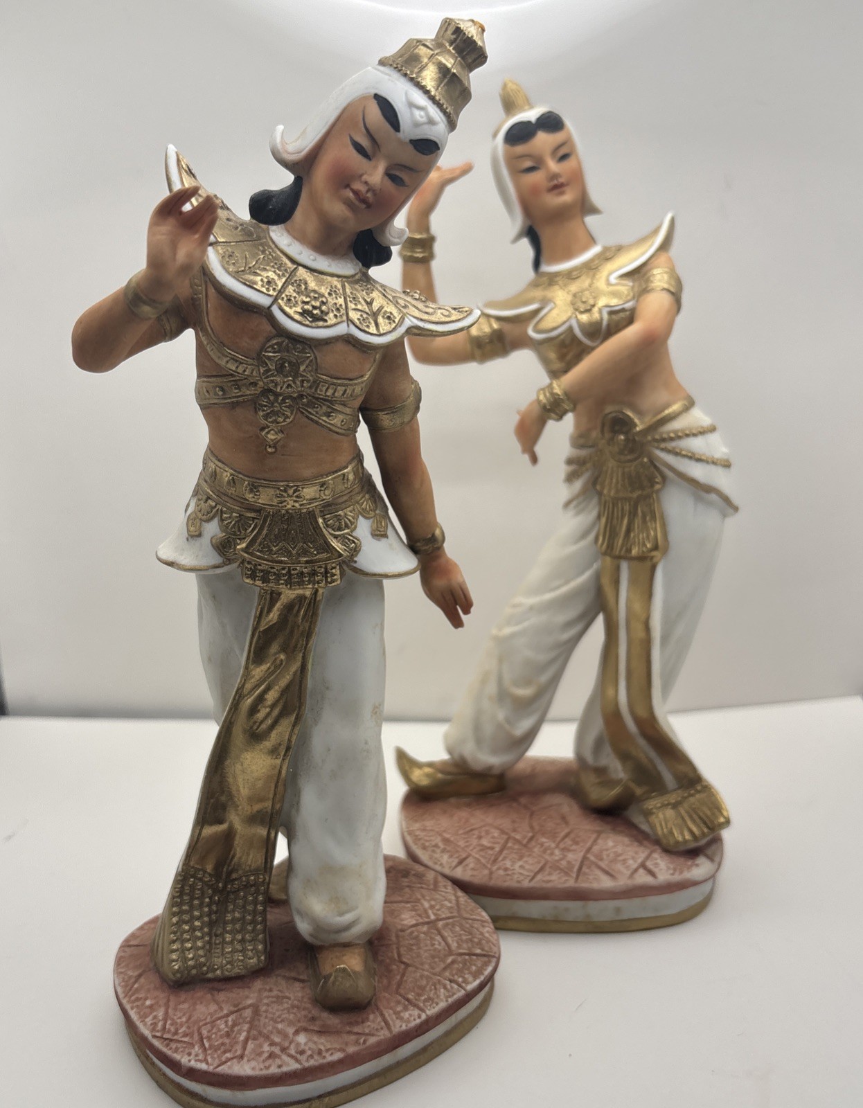 Vintage Set of 2 Andrea By Sadek Painted Porcelain Item 8694