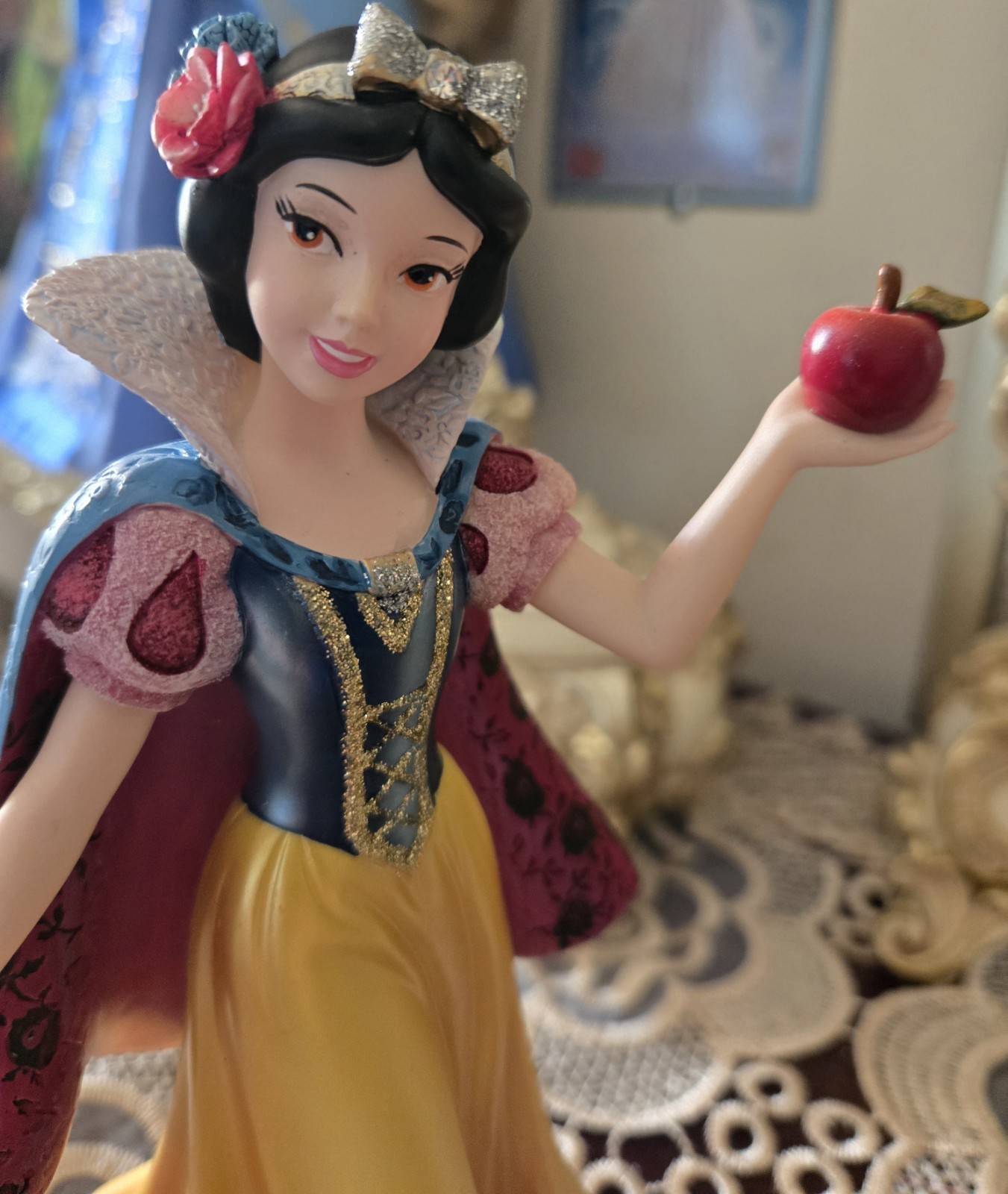 Disney Enesco Couture de Force Snow White Figure 4031542 Disney Showcase Disney Enesco Couture de Force Snow White Figure 4031542 Disney Showcase