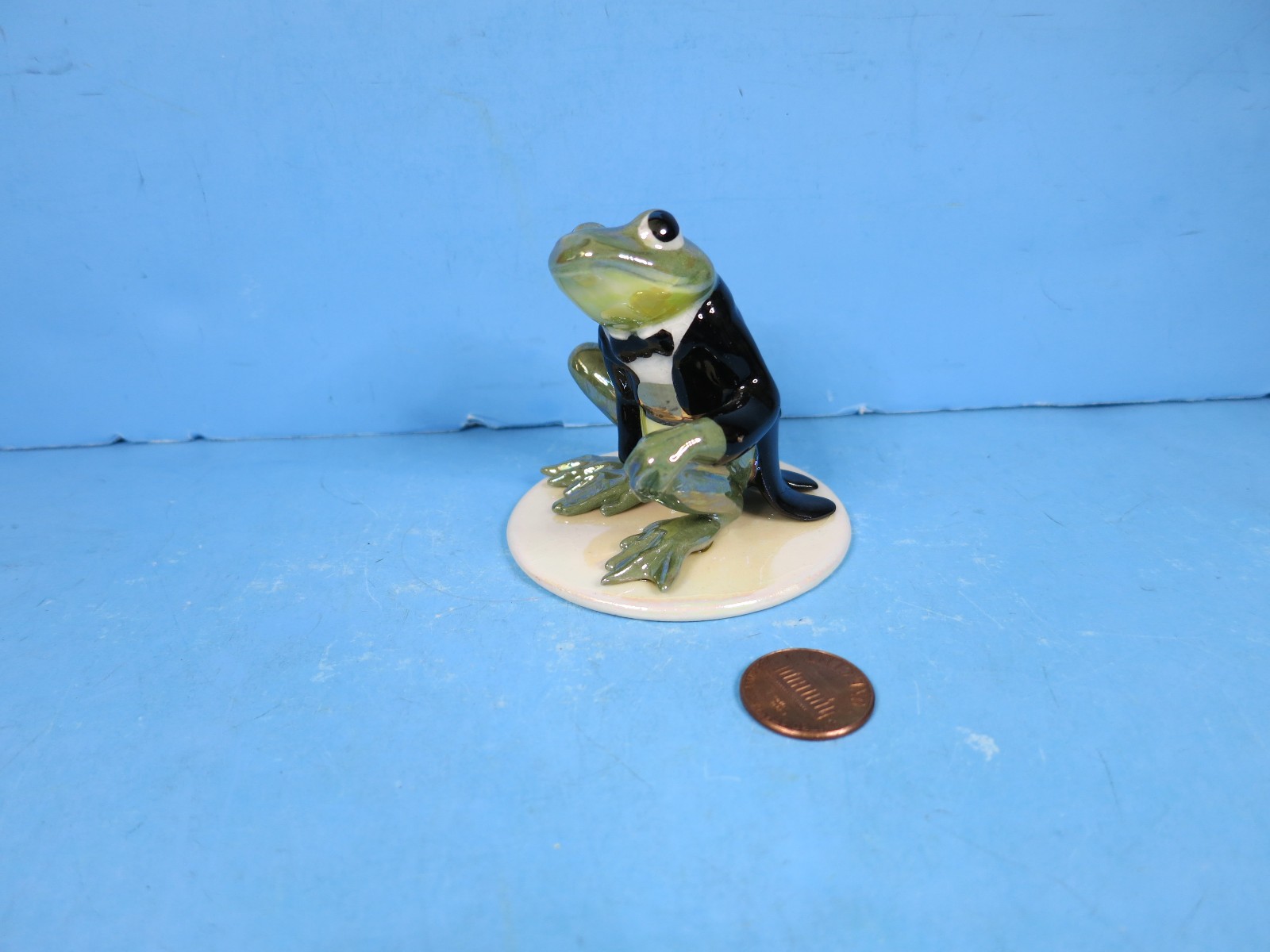 HAGEN RENAKER-Speciality Frog Groom Ceramic Figurine-USED