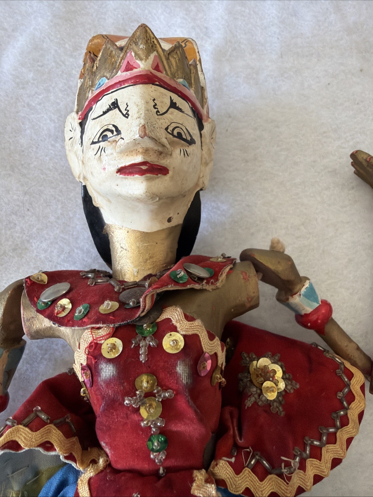 Vintage Indonesian Wayang Golek Princess Puppet Carved Wood Rod Doll Sequin Vintage Indonesian Wayang Golek Princess Puppet Carved Wood Rod Doll Sequin