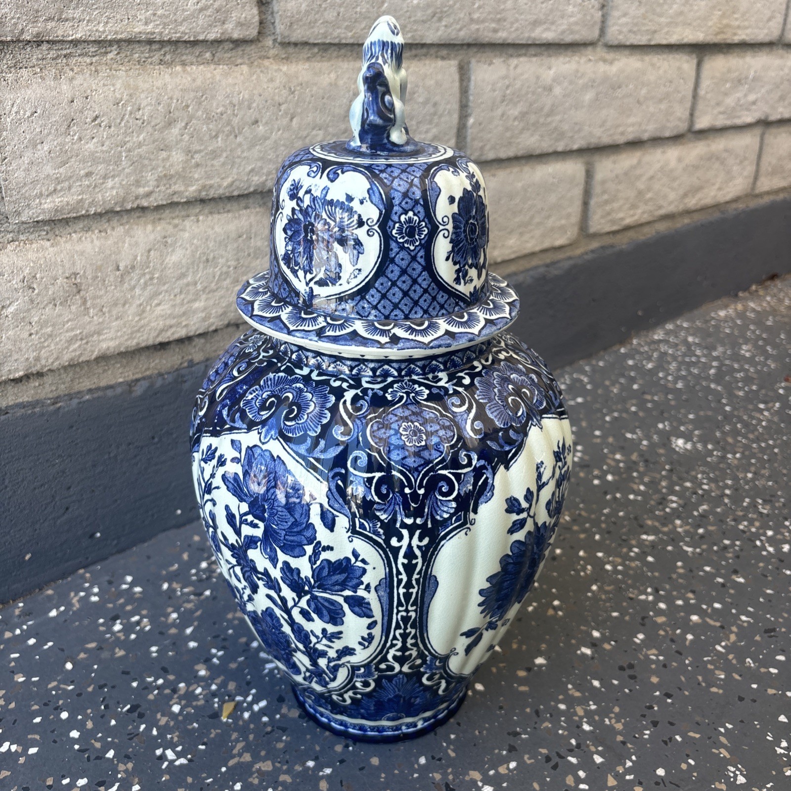 Vintage Delfts Blue Ginger Jar Royal Sphinx Foo Dog Lid,Floral Urn, 16” Tall Vintage Delfts Blue Ginger Jar Royal Sphinx Foo Dog Lid,Floral Urn, 16” Tall