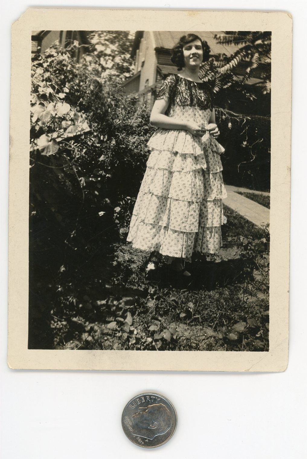 Vintage 1910's photo / YOUNG LADY in Fanciful Multi-Tiered Homemade Party DRESS