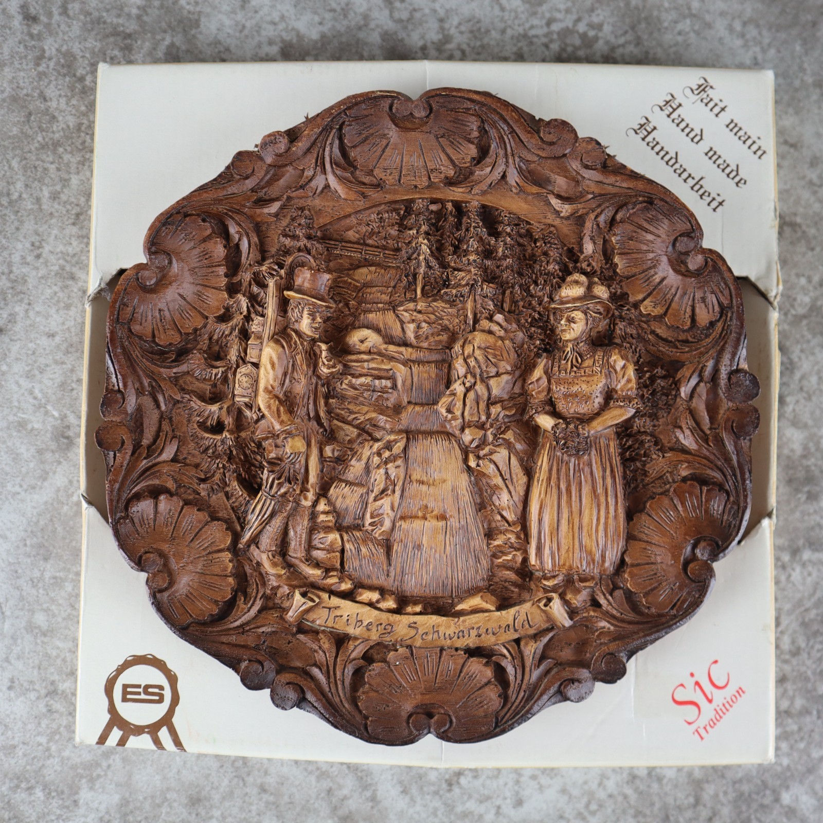VTG Euro Gammelteller 3D Plaque Plate Wood Style Carved Resin
