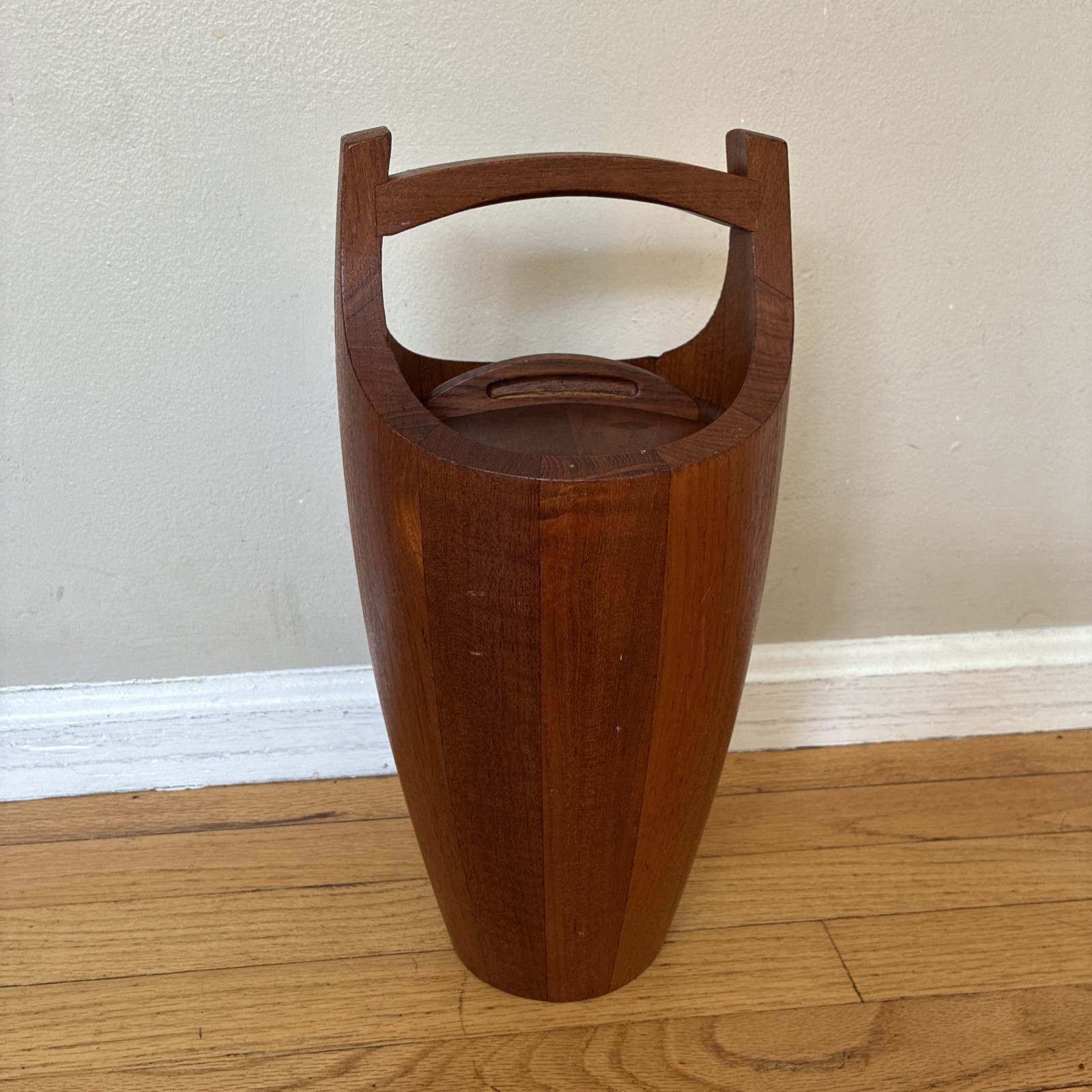 1960s Jens Quistgaard Dansk Scandinavian Modern Staved Teak Lidded Ice Bucket