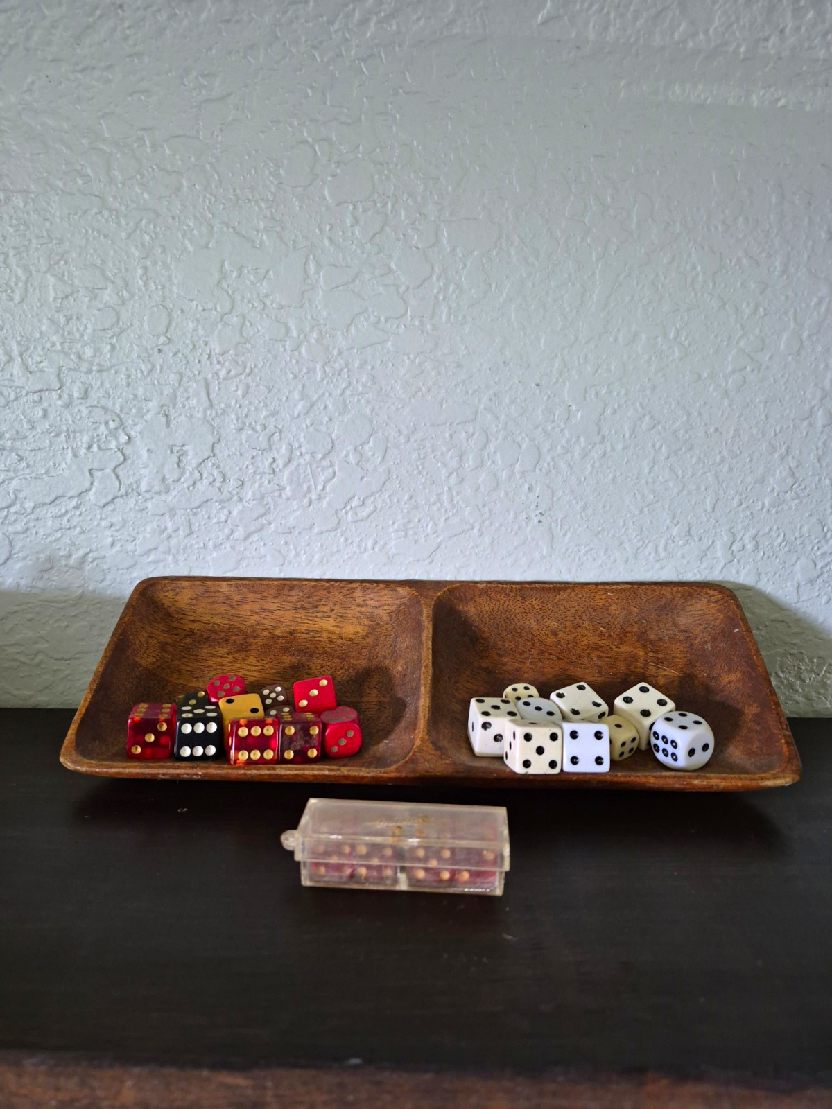 Vintage Mid Century Wooden Divided Tray & Gaming Dice Lot - Bakelite Celluloid\