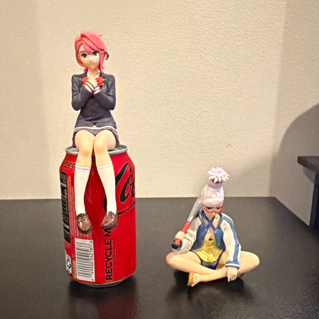 DanDaDan Aira and Seiko Ayase Perching Figures 2PC (Coke Zero Not Included)