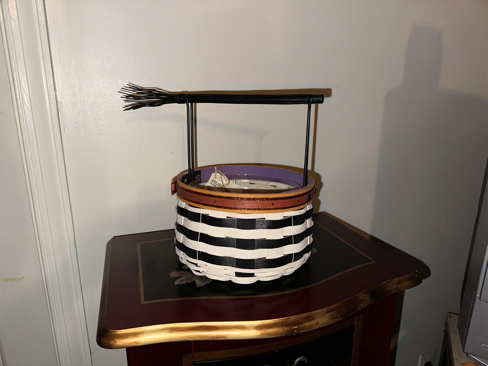 LONGABERGER 2013 Wicked Witch Halloween Basket Protector Broom 🧹 Handle 🎃