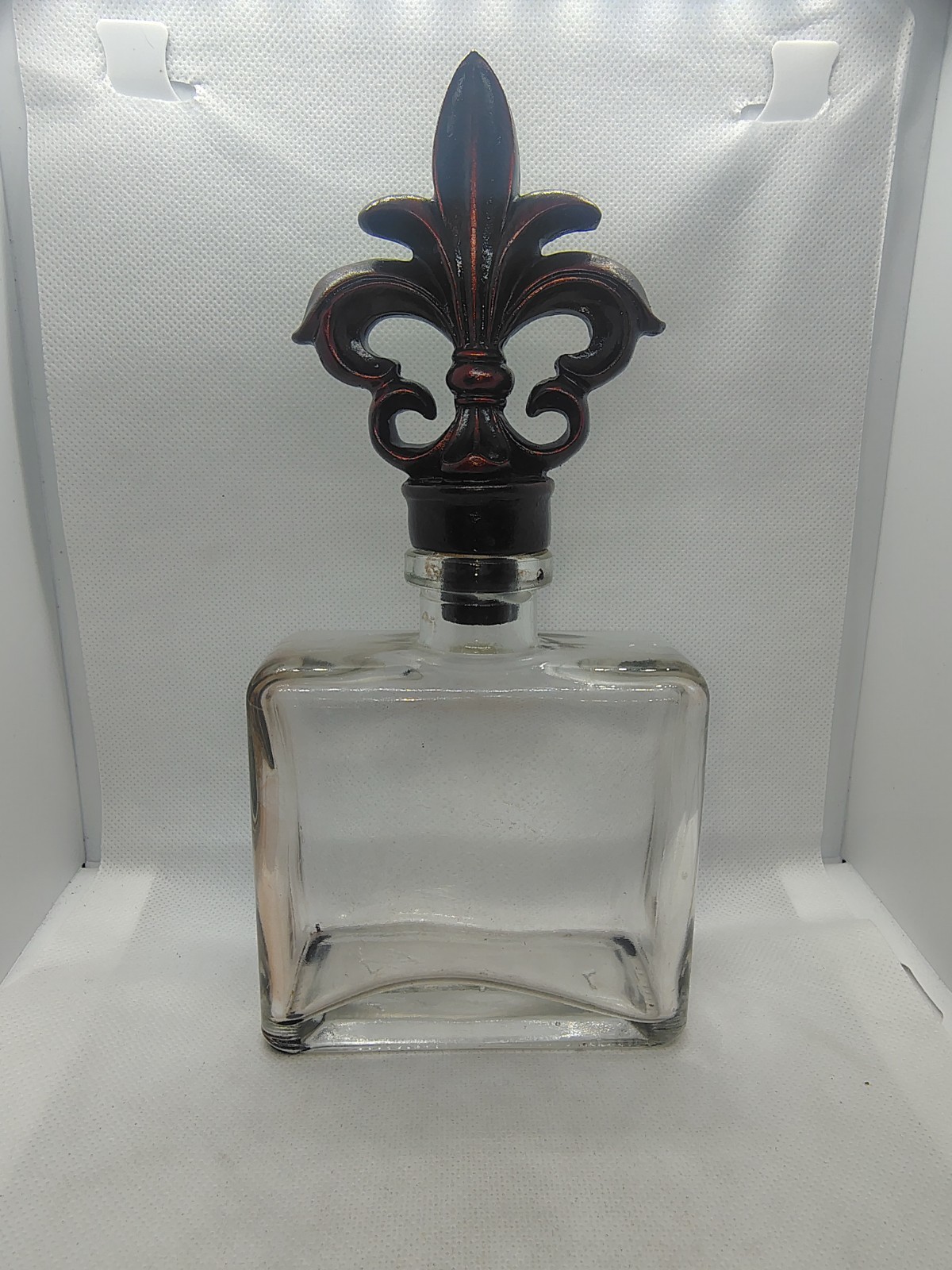 VTG PAR AVION PERFUME BOTTLE W/ Rare FLEUR DE LIS TOP STOPPER W/GLASS BOTTLE 5”