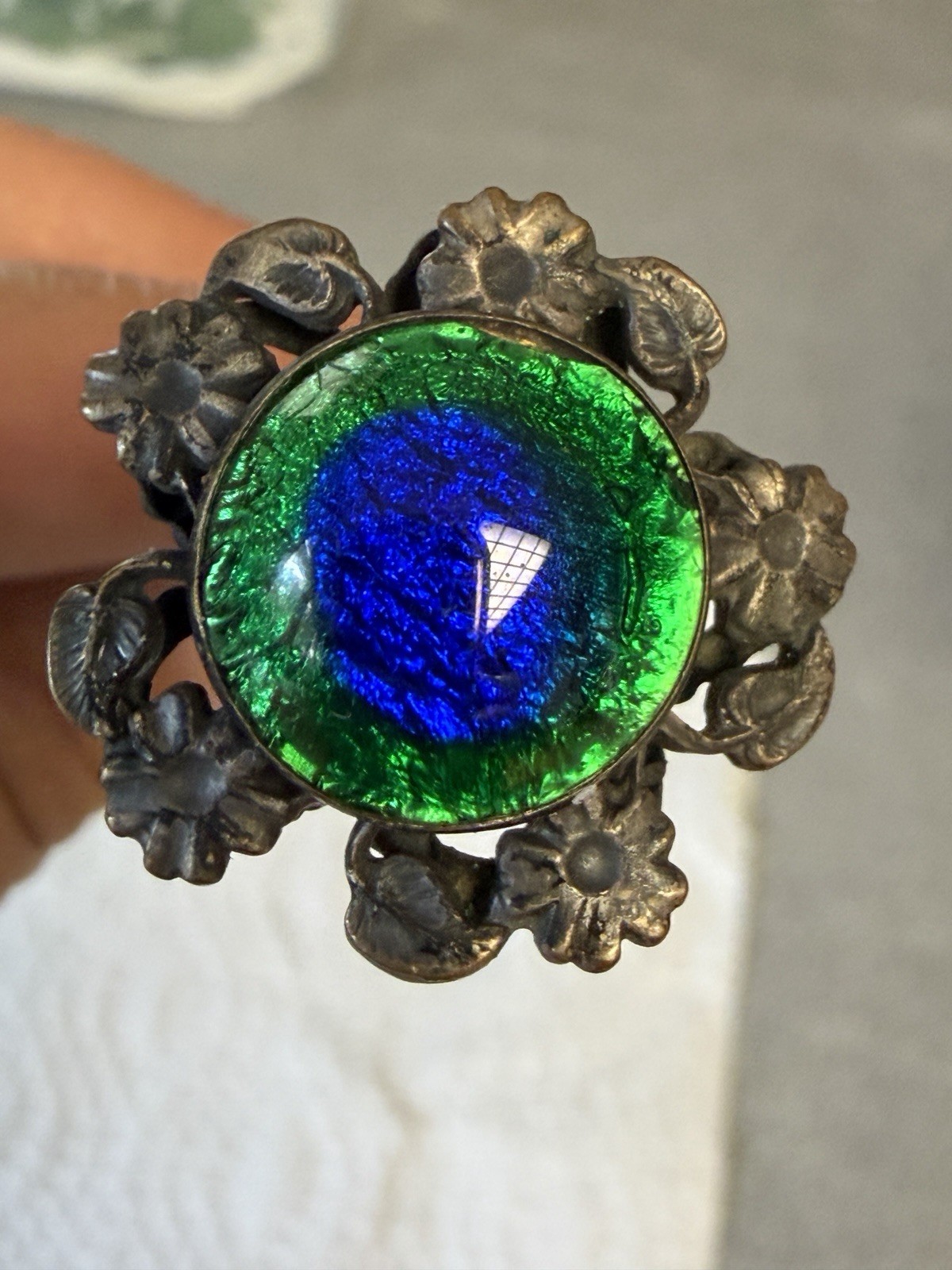 Antique Edwardian Peacock Eye Glass Hatpin 8\