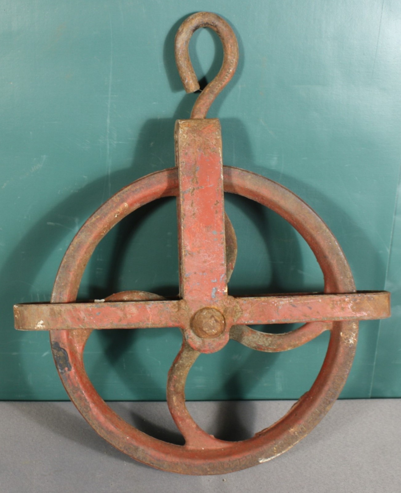 Vintage Durbin Durco Cast Iron Farm Well Pulley 9”