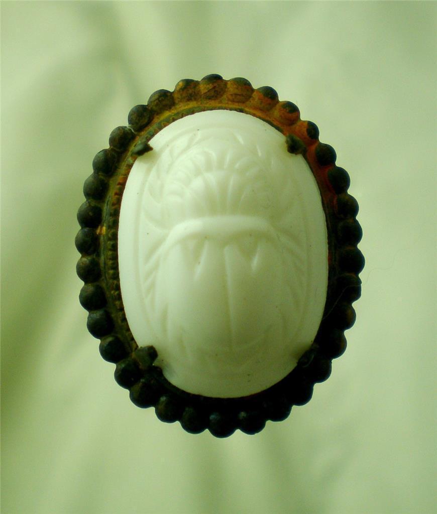 FORMIDABLE MILKGLASS WHITE SCARAB HATPIN HPN-043 FORMIDABLE MILKGLASS WHITE SCARAB HATPIN HPN-043