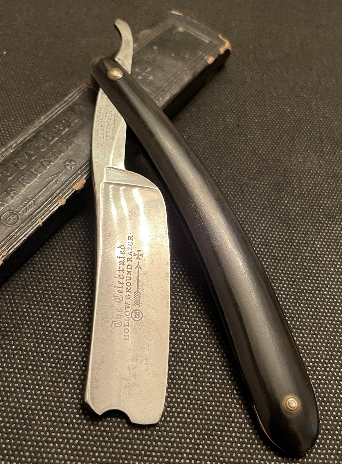 Large Wade and Butcher Celebrated Hollow Ground.