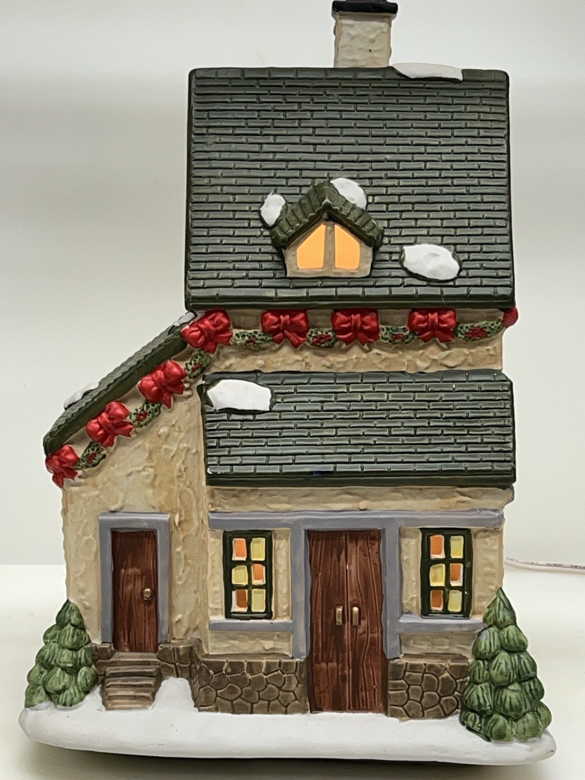 Lux 4 Stucco Lighted House 1990 Excellent Condition With Original Box & Light Lux 4 Stucco Lighted House 1990 Excellent Condition With Original Box & Light