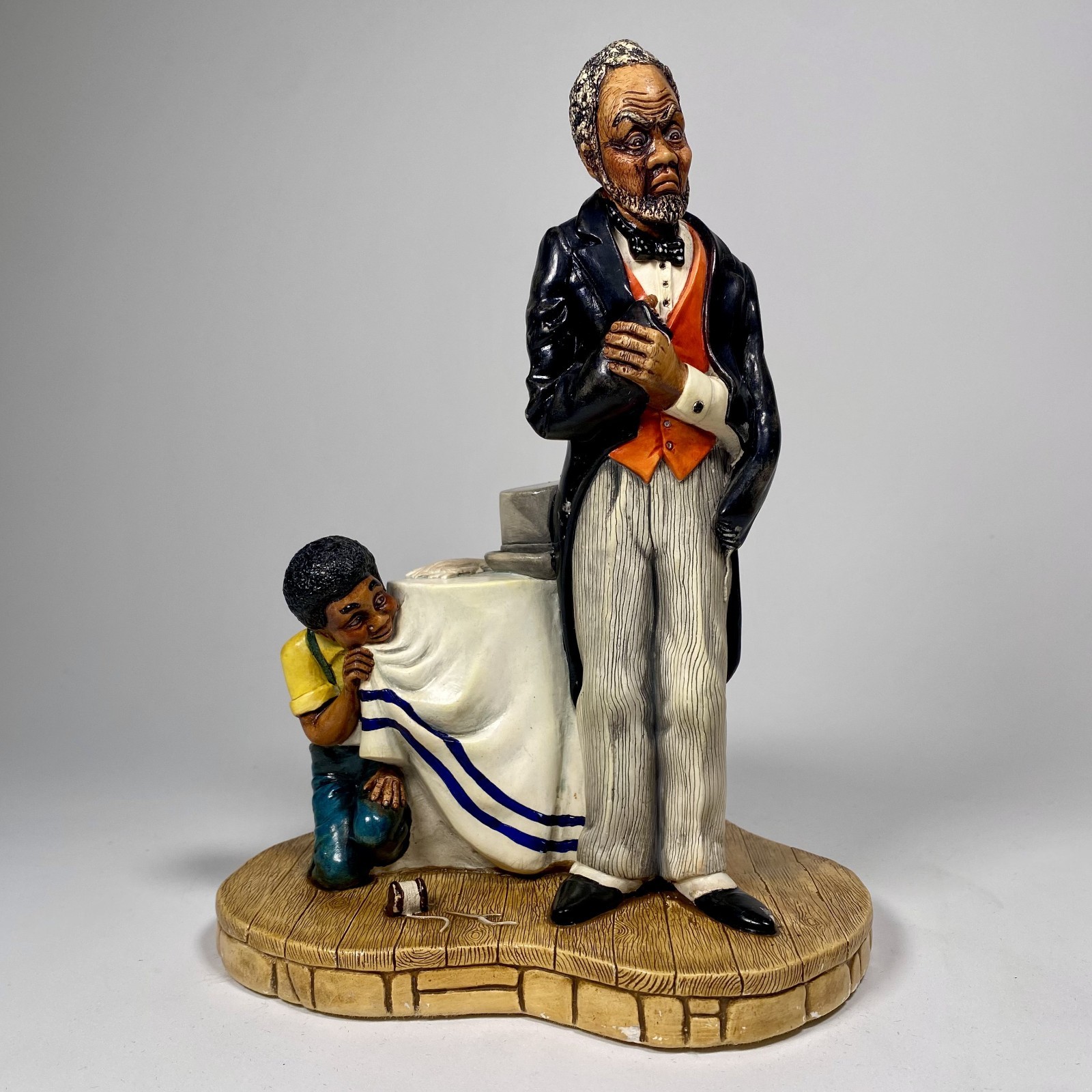 Naturecraft Little Scamp #857 England Figurine 9\