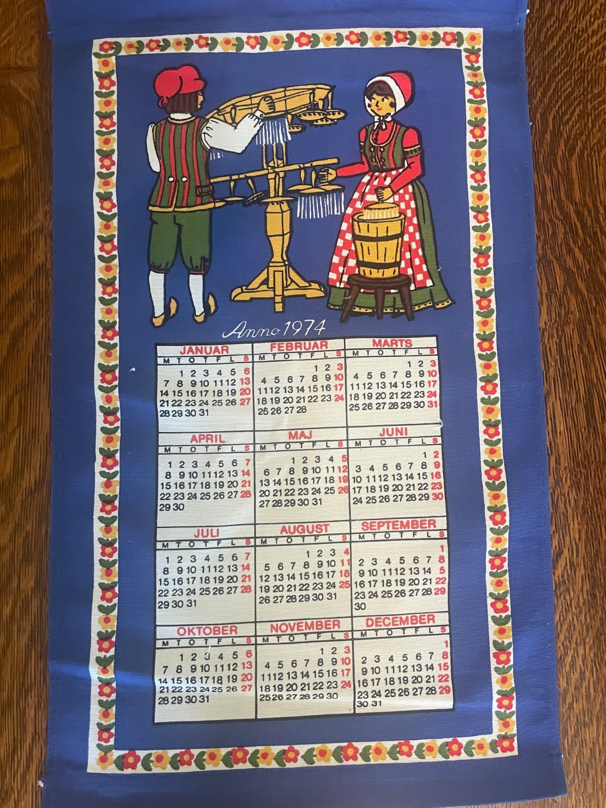 Vintage 1974 fabric calendar, 11-1/2\