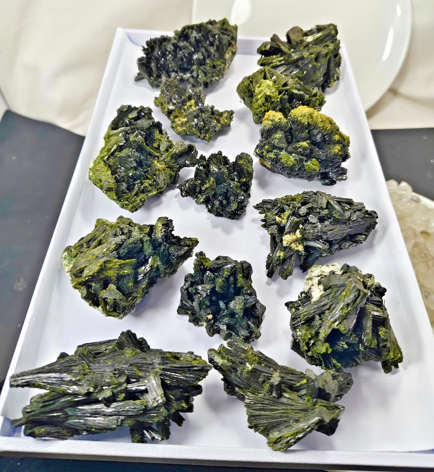 Gorgeous EPIDOT   Clusters , Bunches , 13 pieces - 1.5 Kgs - Pakistan