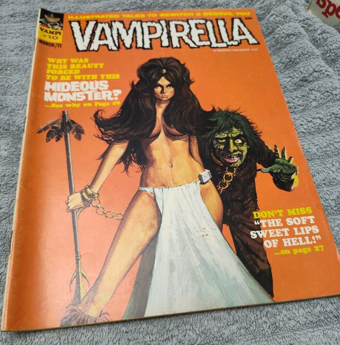 Vampirella #10 Very Nice Bronze Age Vintage Warren Magazine Comic 1971 Vampirella #10 Very Nice Bronze Age Vintage Warren Magazine Comic 1971