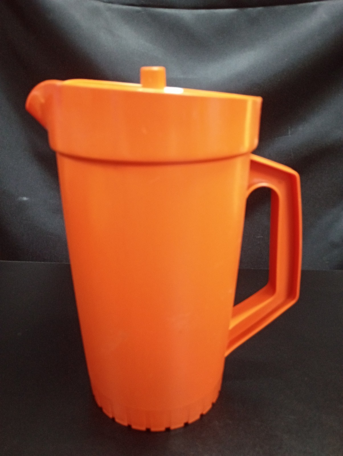 Vintage Tupperware 800-5 2 Qt Pitcher Red Orange Cream Push Button Lid 1970s