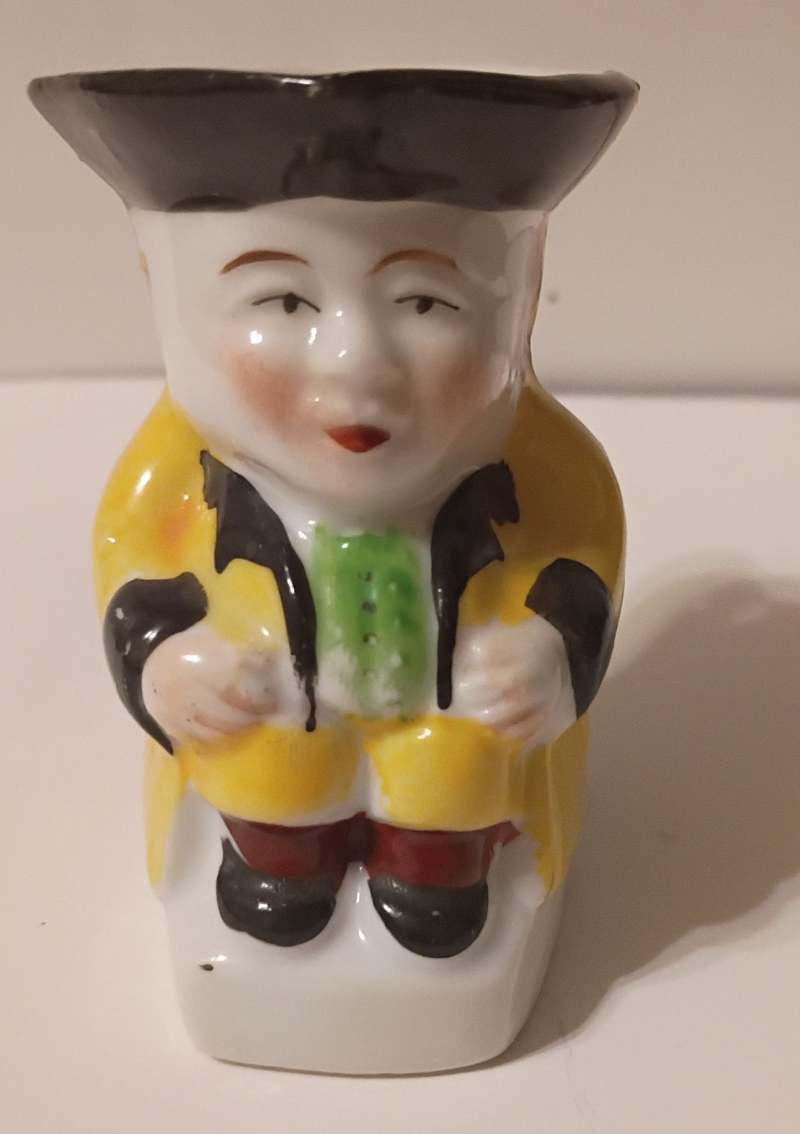 VINTAGE PORCELAIN Colonial Vase/Pitcher - Japan VINTAGE PORCELAIN Colonial Vase/Pitcher - Japan