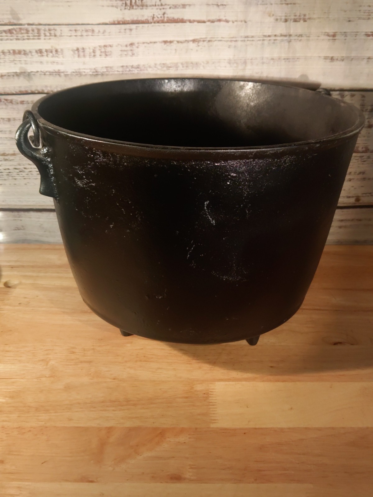 Antique 8.5 X 10.5 Cast Iron Pot Number 8 With Gate Mark