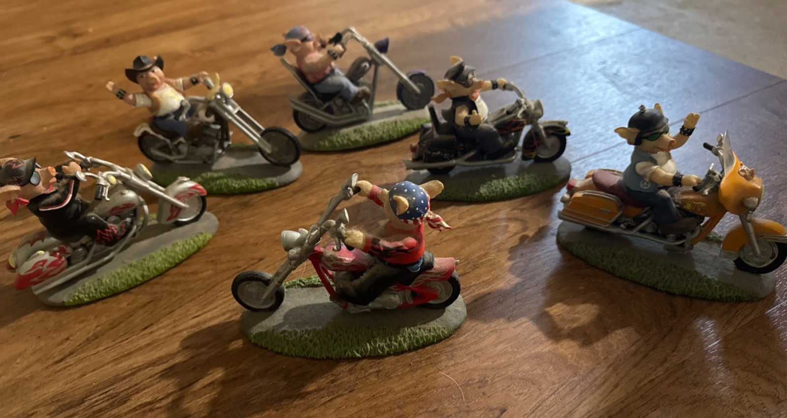The Hamilton Collection Road Hog Collection 6 total figurines