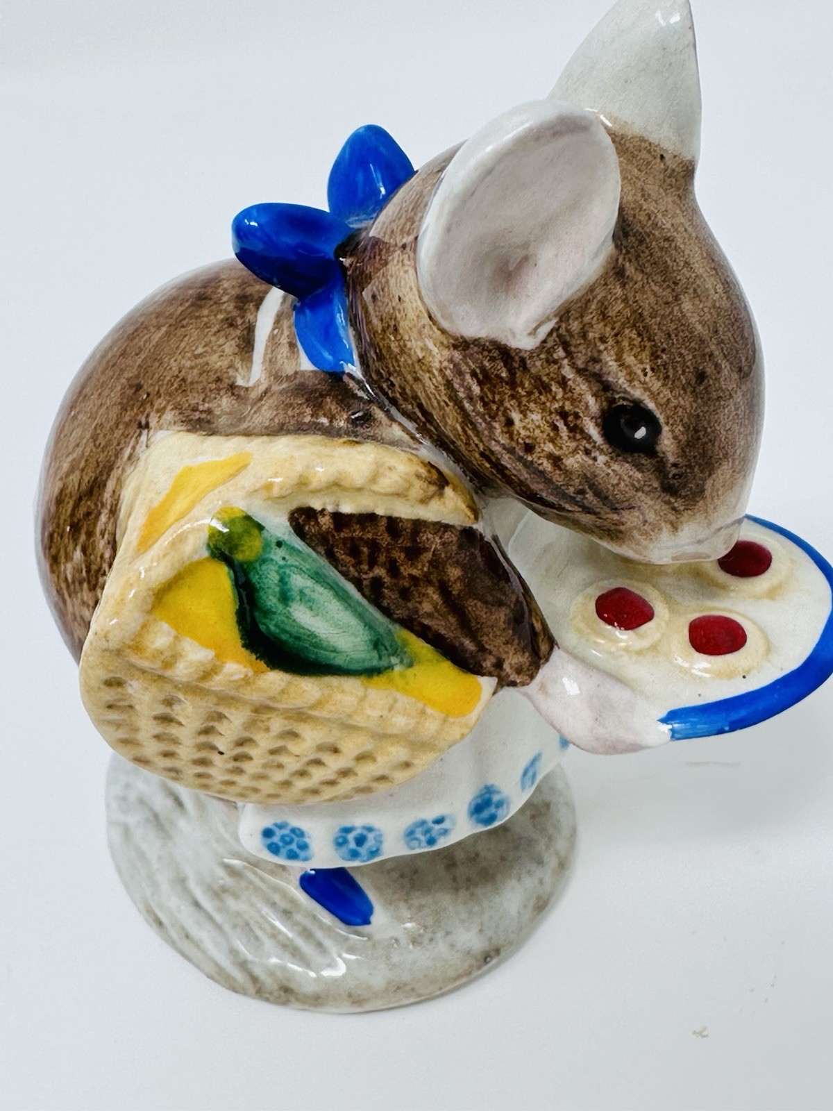 Vintage Beatrix Potter Beswick porcelain figurine Appley Dapply Baking Mouse '71