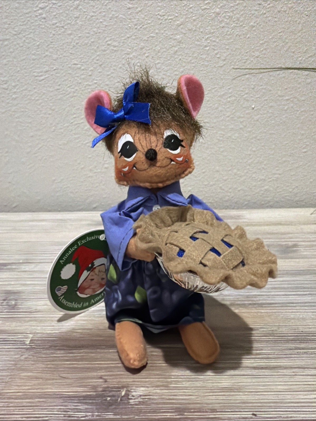 ANNALEE EXCLUSIVE 6in Blueberry Pie MouseItem #851422