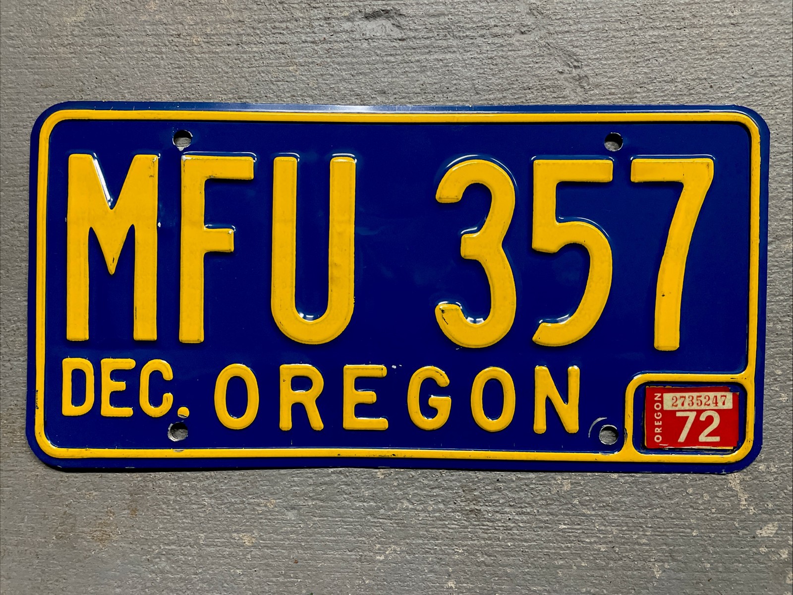 VINTAGE OREGON LICENSE PLATE BLUE/ORANGE MFU-357 DECEMBER 1972 STICKER NICE😎