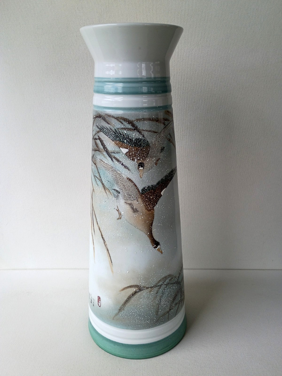 FINE SIGNED JINGDEZHEN CHINESE PORCELAIN 16.75
