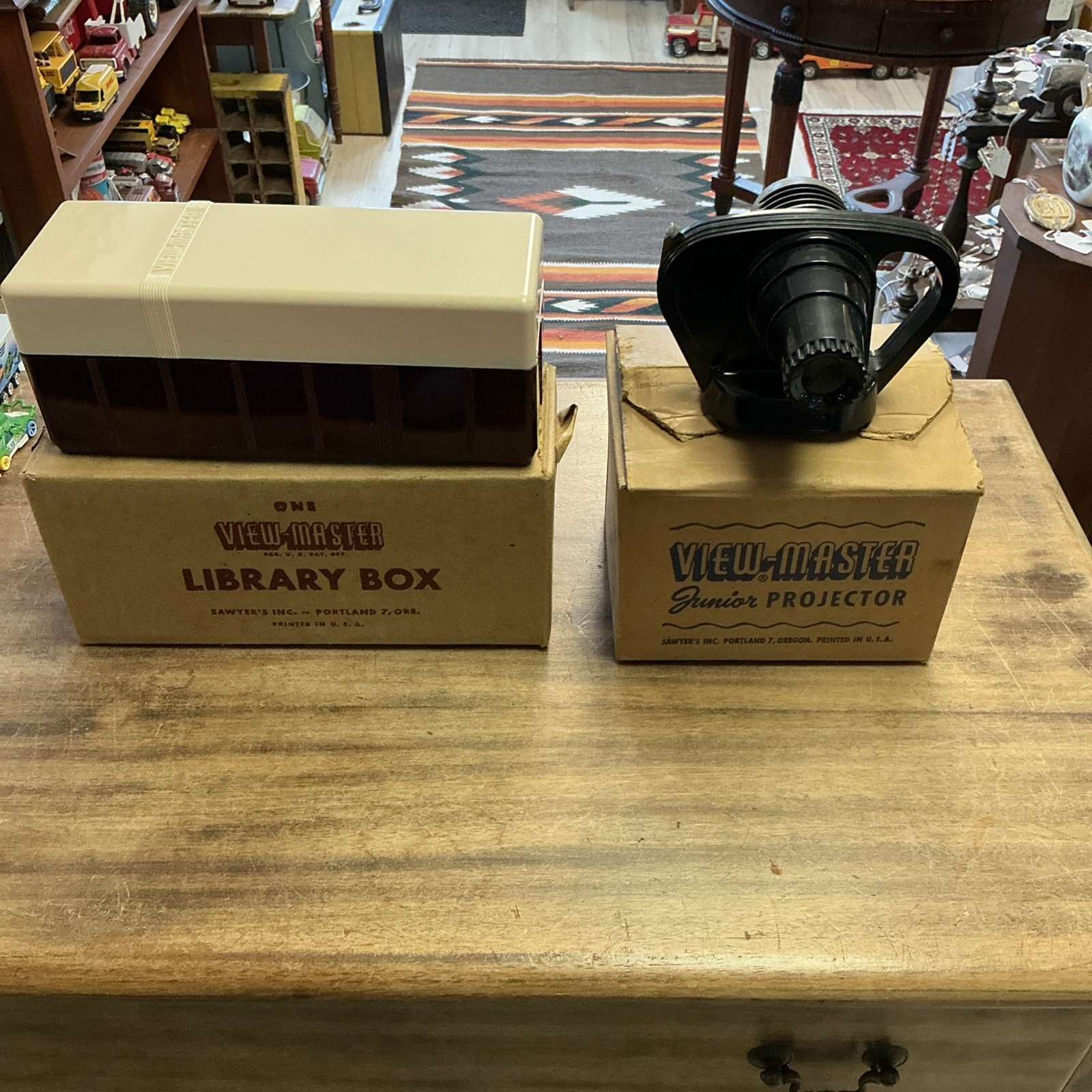 Vintage Mid-20th Century Sawyers View-master Library Box & Junior Projector Set Vintage Mid-20th Century Sawyers View-master Library Box & Junior Projector Set
