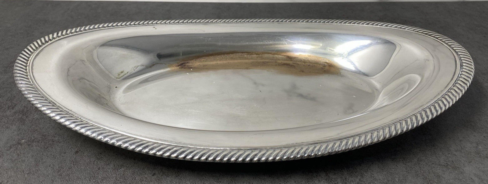 Vintage 60's Wm Rogers 819 Silver plated Oval Bread Tray Rope Pattern Dust Cover Vintage 60's Wm Rogers 819 Silver plated Oval Bread Tray Rope Pattern Dust Cover