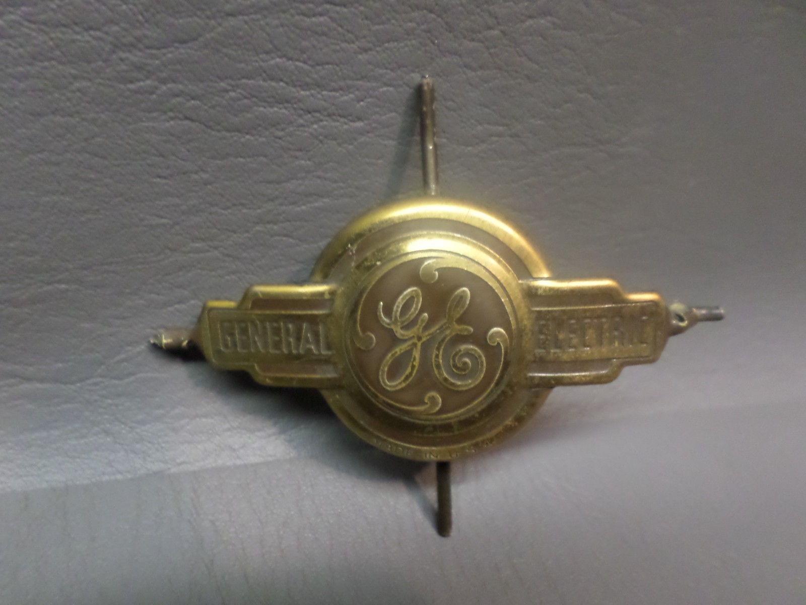 ANTIQUE GENERAL ELECTRIC BRASS EMBLEM / DECAL - ADVERTISEMENT - SOLID