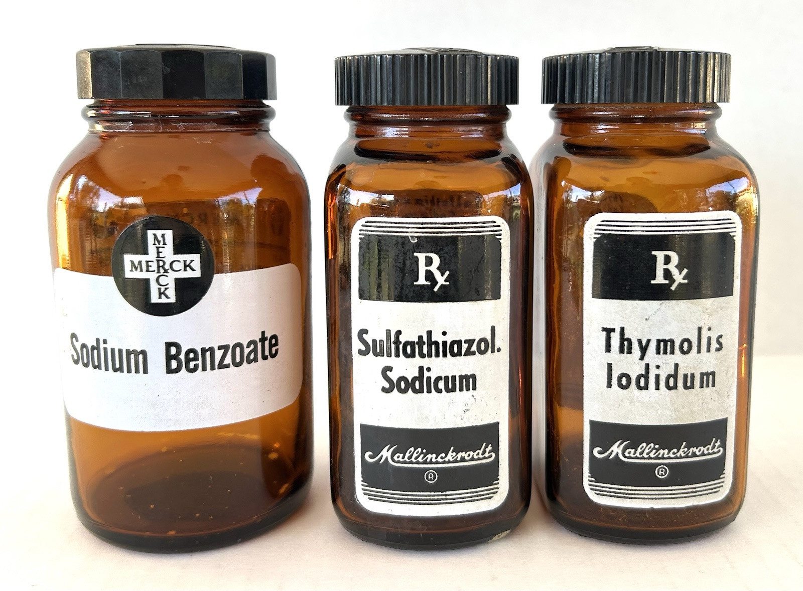 Vintage Perscription Medicine Pharmacy Bottles Brown Glass Mallinckrodt Merck
