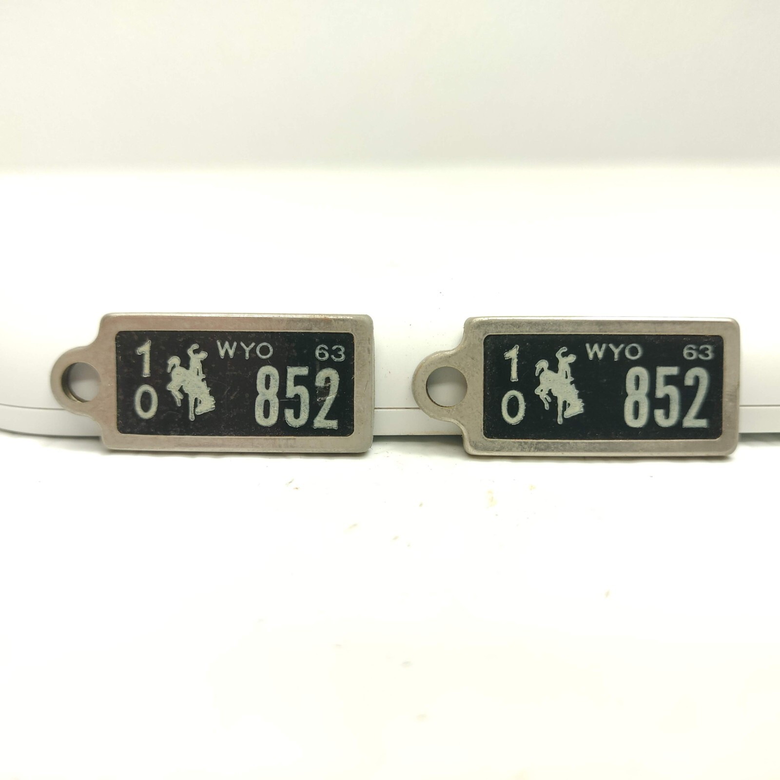 RARE MATCHING PAIR VTG Disabled Veterans Mini License Plate Ring WYOMING 1963