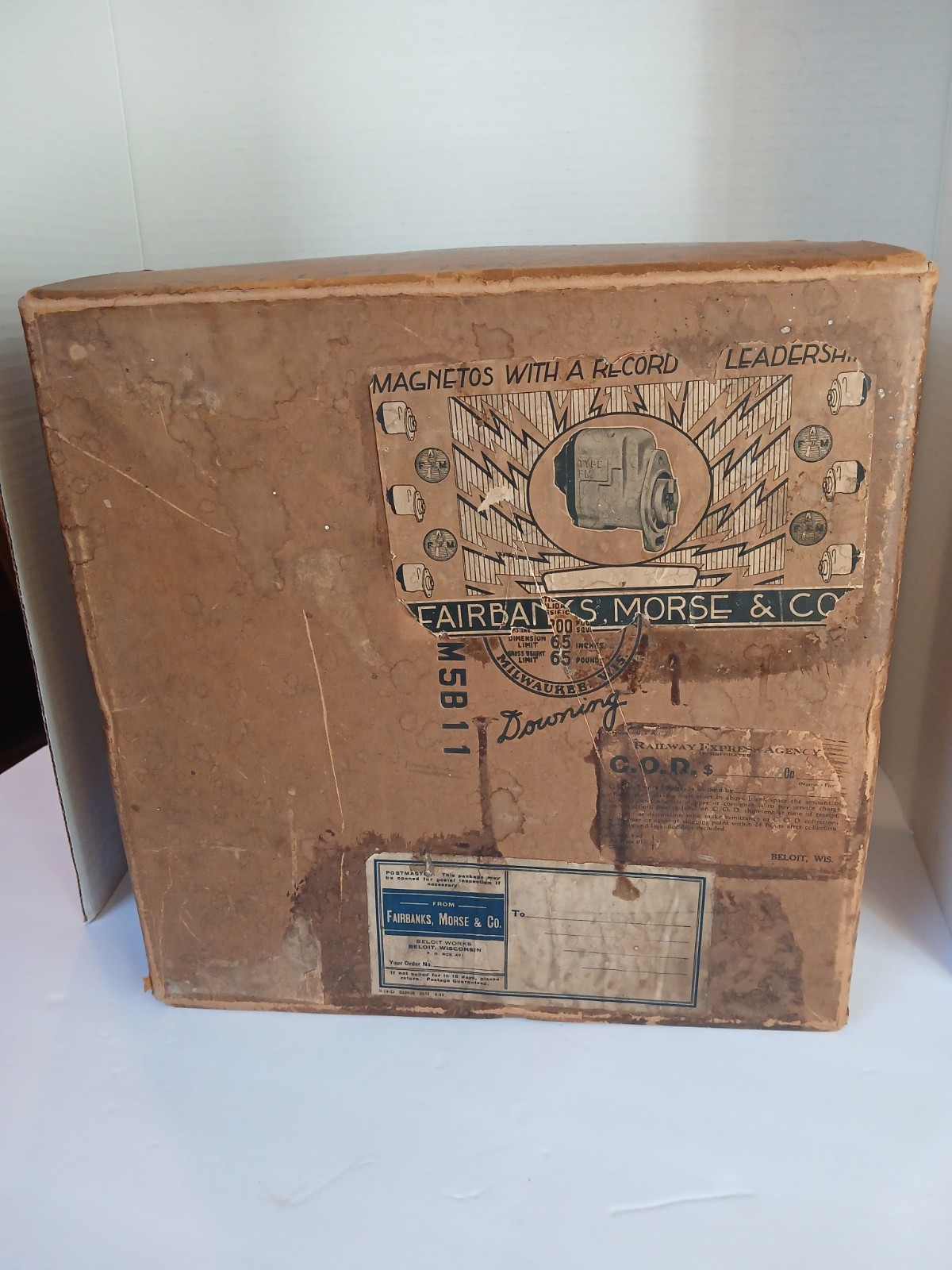 Vintage Box Fairbanks,Morse & Co. Railway Express Agency Shipping Box 13x13x8