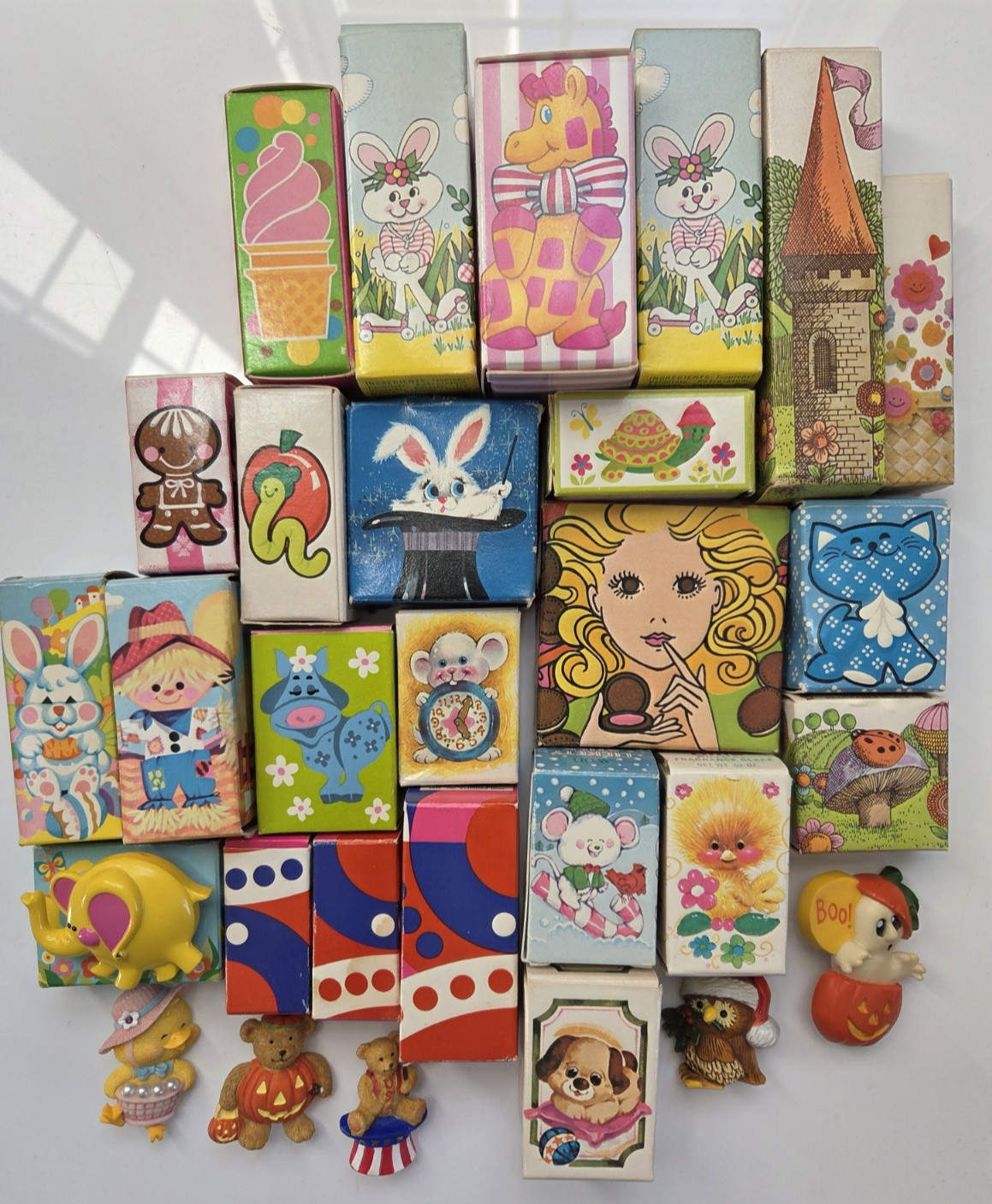 VTG 1970s Avon Fragrance Glace Pin Pals HUGE LOT 29 Perfume Pins 24 Original Box