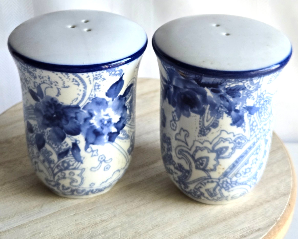 Blue and White Floral and Paisley Salt and Pepper Shakers Set of Two Blue and White Floral and Paisley Salt and Pepper Shakers Set of Two